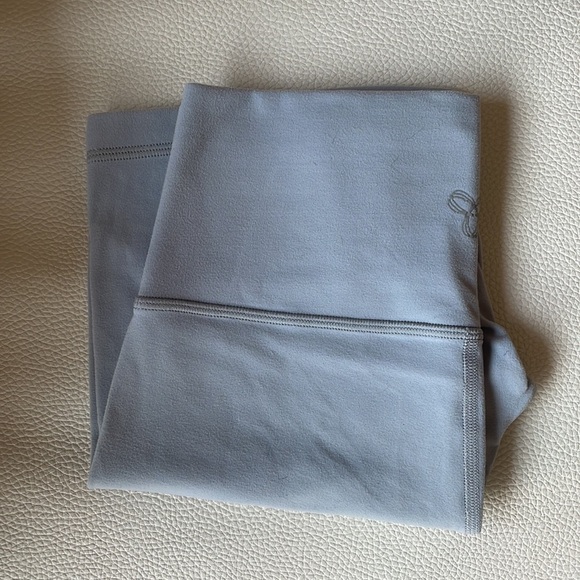 TNA High rise Butter 5” Short - Picture 5 of 6